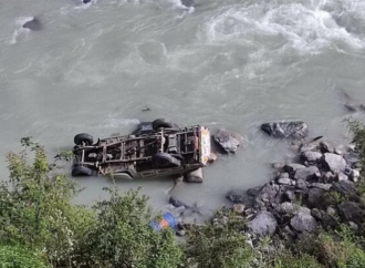 चमोली की इस जगह पर नदी में गिरा पिकअप वाहन, चालक की हुई मौत एक घायल